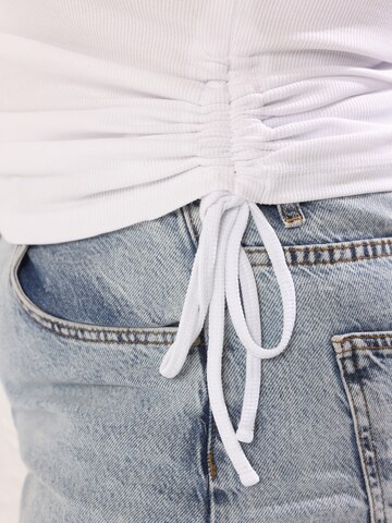 Haut Trendyol Curve en bleu