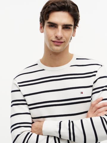 TOMMY HILFIGER Свитер 'ESSENTIAL' в Белый