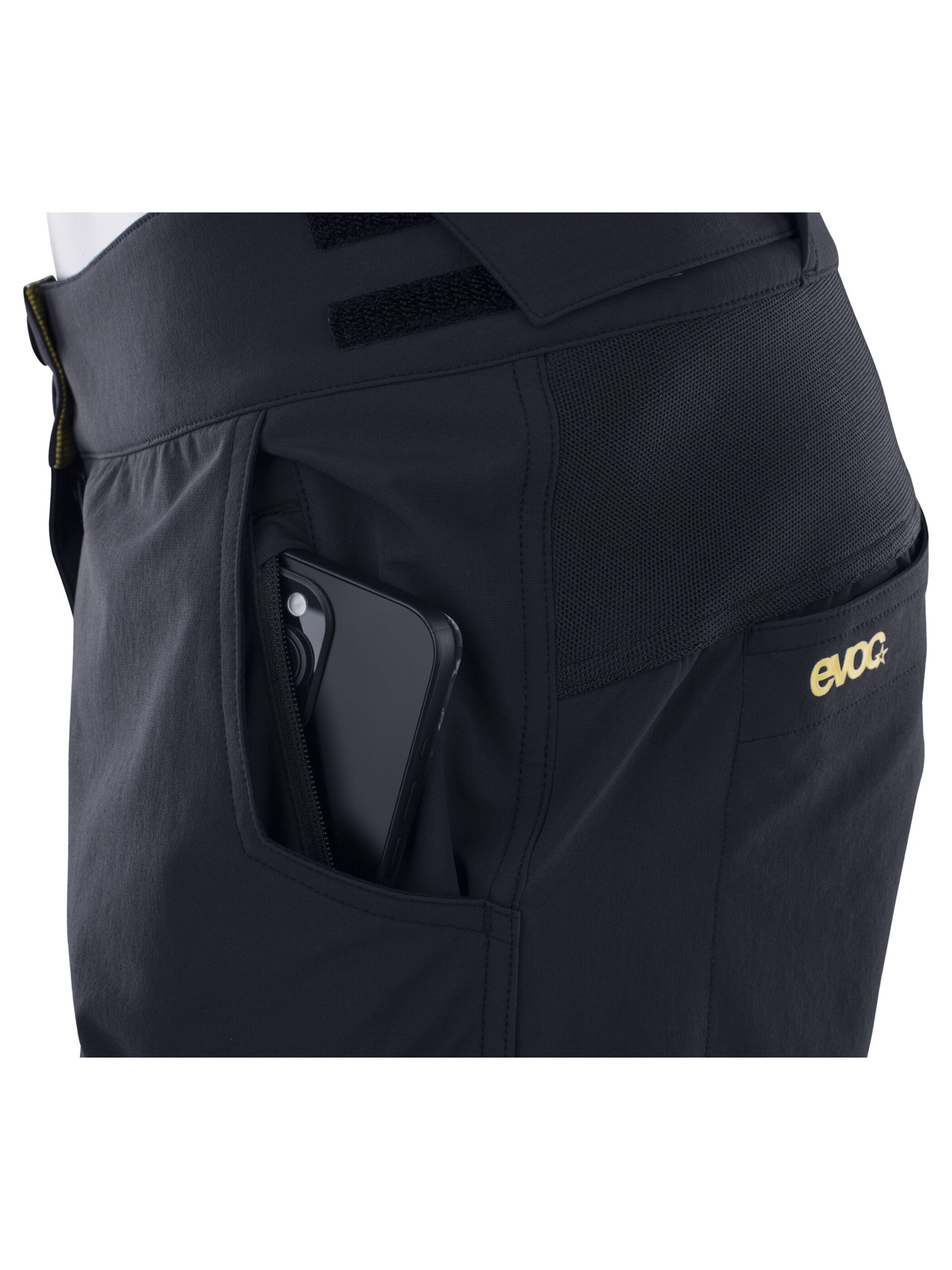 EVOC Regular Shorts in Schwarz