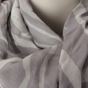 Gucci Scarf & Wrap in One size in Grey