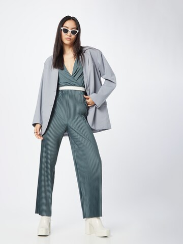 Tuta jumpsuit 'Saskia' di ABOUT YOU in verde