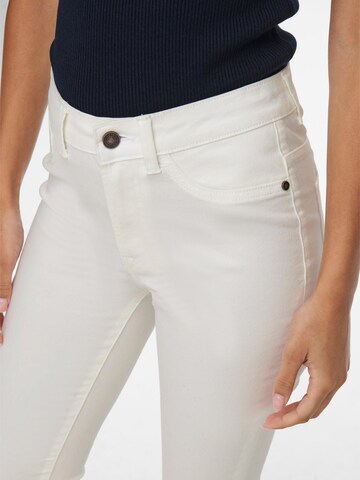 JDY Skinny Jeans 'Tulga' in White