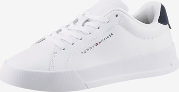 TOMMY HILFIGER Sneakers laag 'Curt' in Wit: voorkant