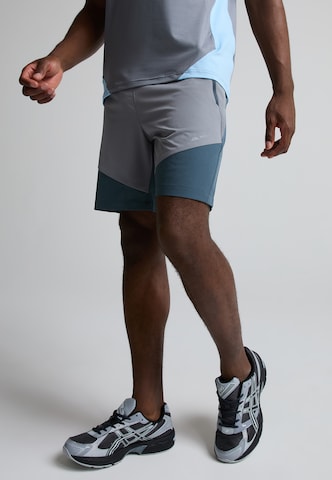 regular Pantaloni 'Vault' di MONTERRAIN in blu: frontale