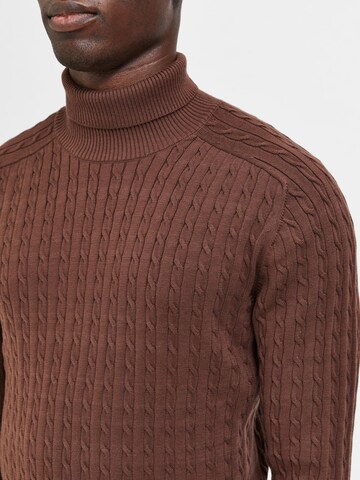 SELECTED HOMME Sweater 'Aiko' in Brown