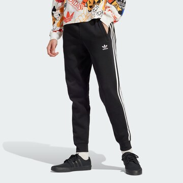 ADIDAS ORIGINALS Tapered Broek in Zwart: voorkant