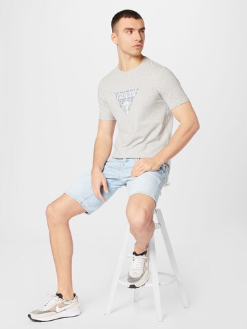 T-Shirt GUESS en gris