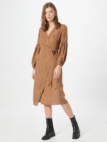 In The Style Skjortklänning 'BILLIE & SUZIE' i brun: framsida