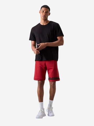 Tommy Life Hose 'Shorts'‌‌‌‌‌‌‌‌‌ in Rot