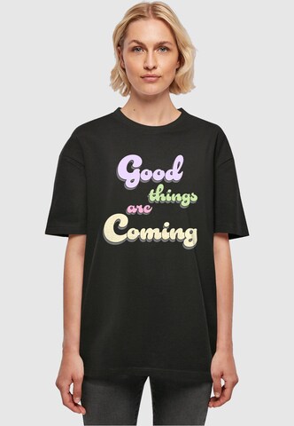 Merchcode T-Shirt 'Good Things' in Schwarz: Vorderseite