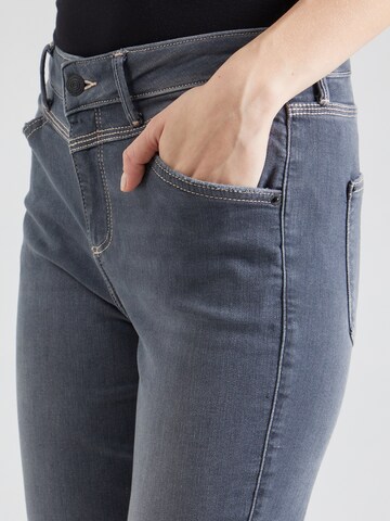 comma casual identity Slimfit Jeans in Grijs