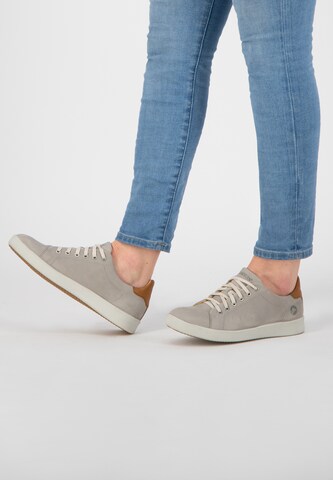 Travelin Sneakers laag in Beige: voorkant