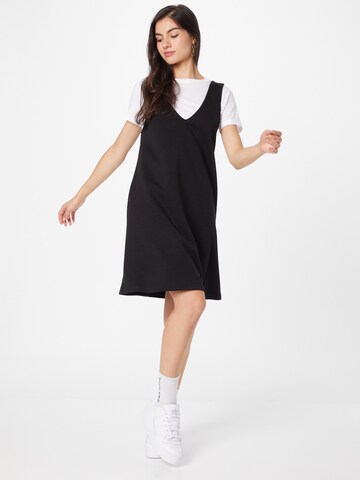 Rochie 'MIRA' de la OBJECT pe negru