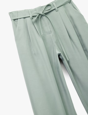 Koton Loose fit Pleat-Front Pants in Green