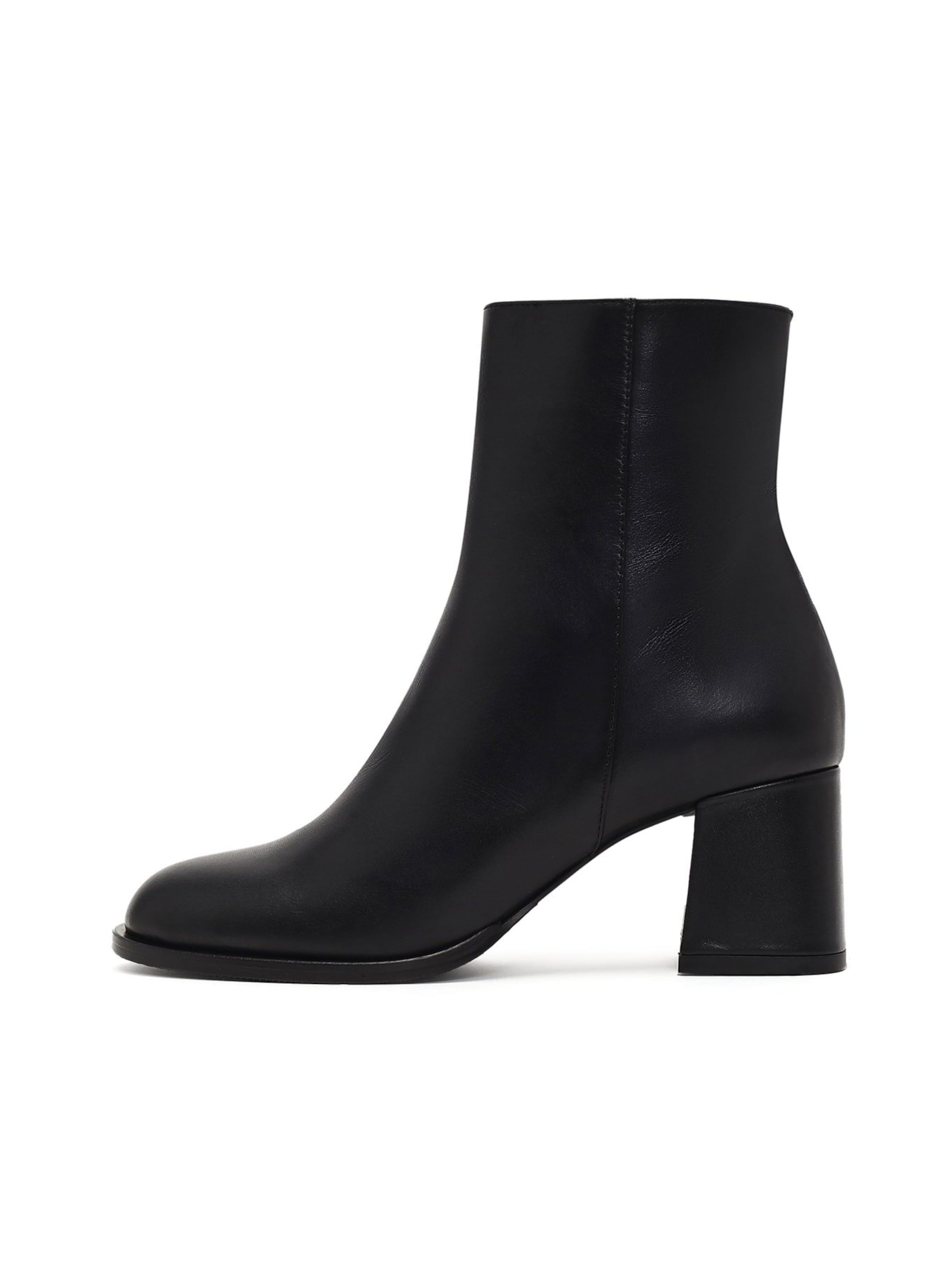 Ankle boots di Derimod in nero: frontale
