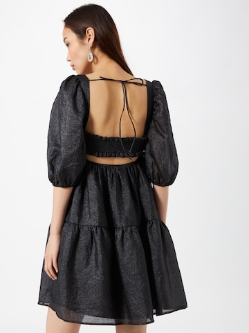 Robe 'Duva' Gina Tricot en noir