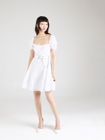 GUESS Šaty 'Clio' – bílá: přední strana