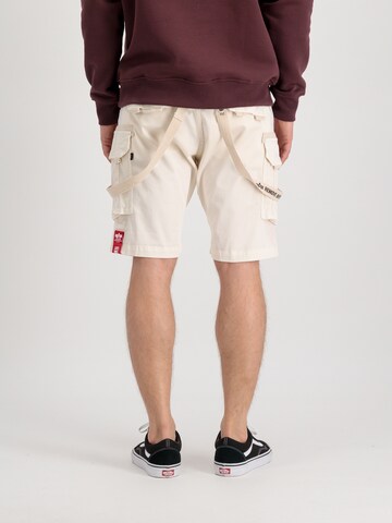 Tapered Pantaloni cargo di ALPHA INDUSTRIES in bianco