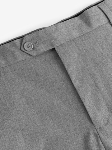 regular Pantaloni con piega frontale di Next in grigio