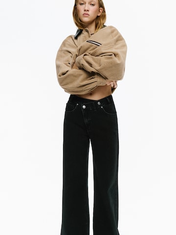 Pull&Bear Zvonové kalhoty Džíny – černá