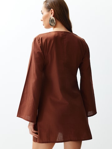 Trendyol - Vestido en marrón