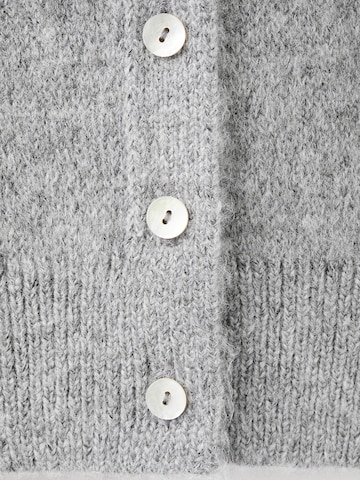 MANGO Strickjacke 'CORBAT' in Grau