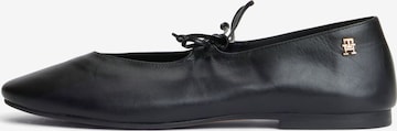 juoda TOMMY HILFIGER Balerinos su dirželiais: priekis