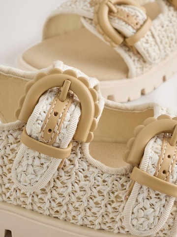 Next Sandaler i beige