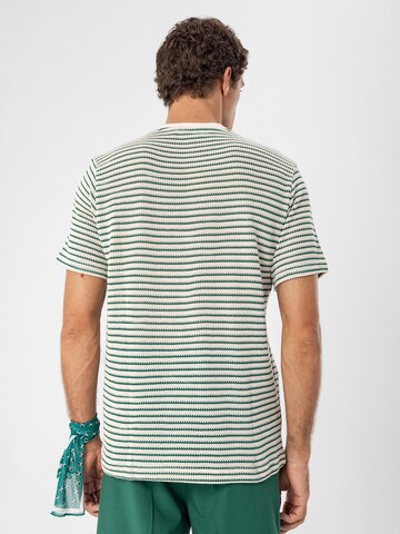 Antioch Bluser & t-shirts i grøn
