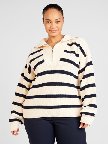 Tommy Hilfiger Curve Sweater in White: front