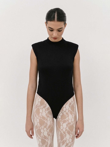 4TAILORS Blouse body in Zwart: voorkant