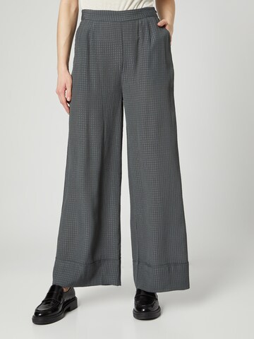 Wide leg Pantaloni con pieghe 'Mira' di Guido Maria Kretschmer Women in grigio: frontale