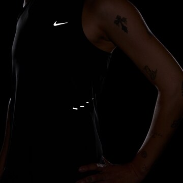 NIKE Top in Schwarz