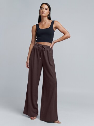 BWLDR Wide Leg Hose 'Aqua' in Braun: Vorderseite