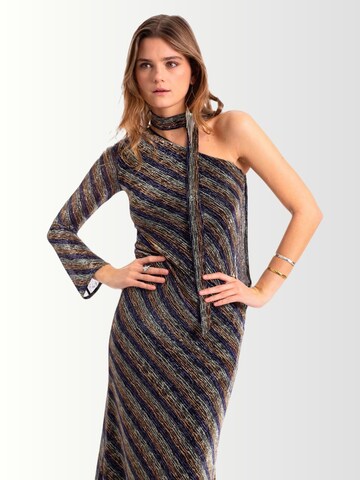 Robe THE-ARE en mélange de couleurs