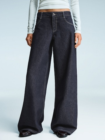 Wide leg Jeans di Bershka in blu: frontale