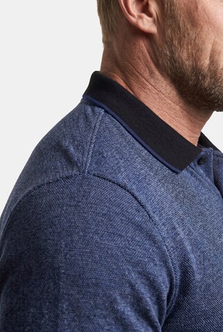 Men Plus Shirt in Blue