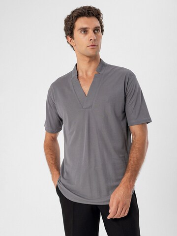 Antioch Shirt in Grau: Vorderseite