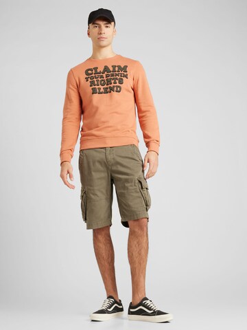 Superdry Regular Shorts 'Core' in Grün