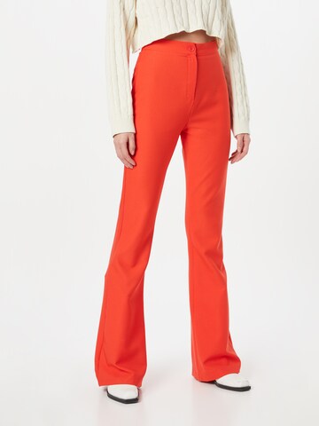 Trendyol Flared Broek in Rood: voorkant