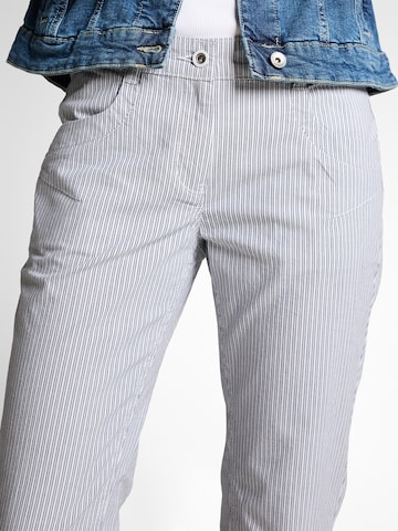 Coupe slim Pantalon chino TOM TAILOR en gris