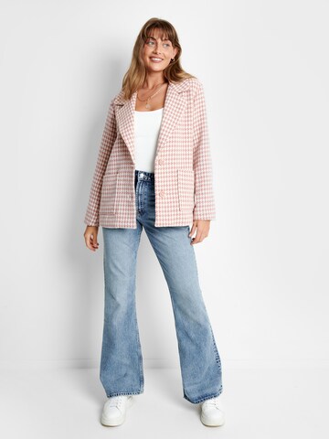 Blazer 'She Foraml' di Threadbare in rosa