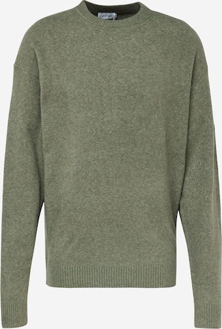 Calvin Klein Sweater in Green: front