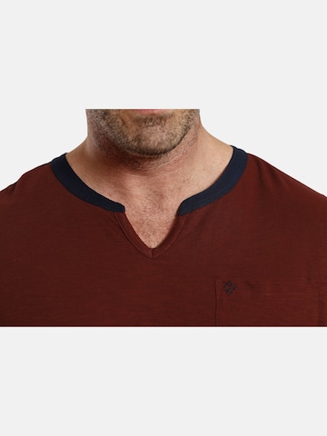 T-Shirt ' Earl Falkon ' Charles Colby en rouge