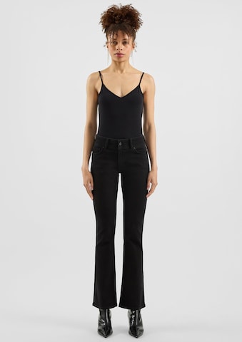 QS Regular Jeans in Zwart