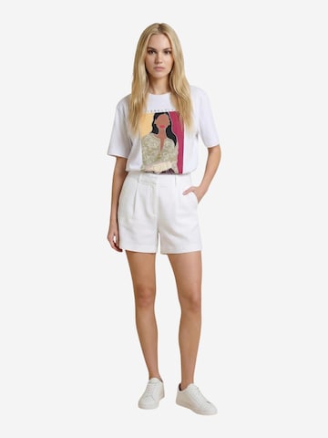 regular Pantaloni 'Onlita Hw Linen Look Shorts Tlr 15370279' di ONLY in bianco: frontale