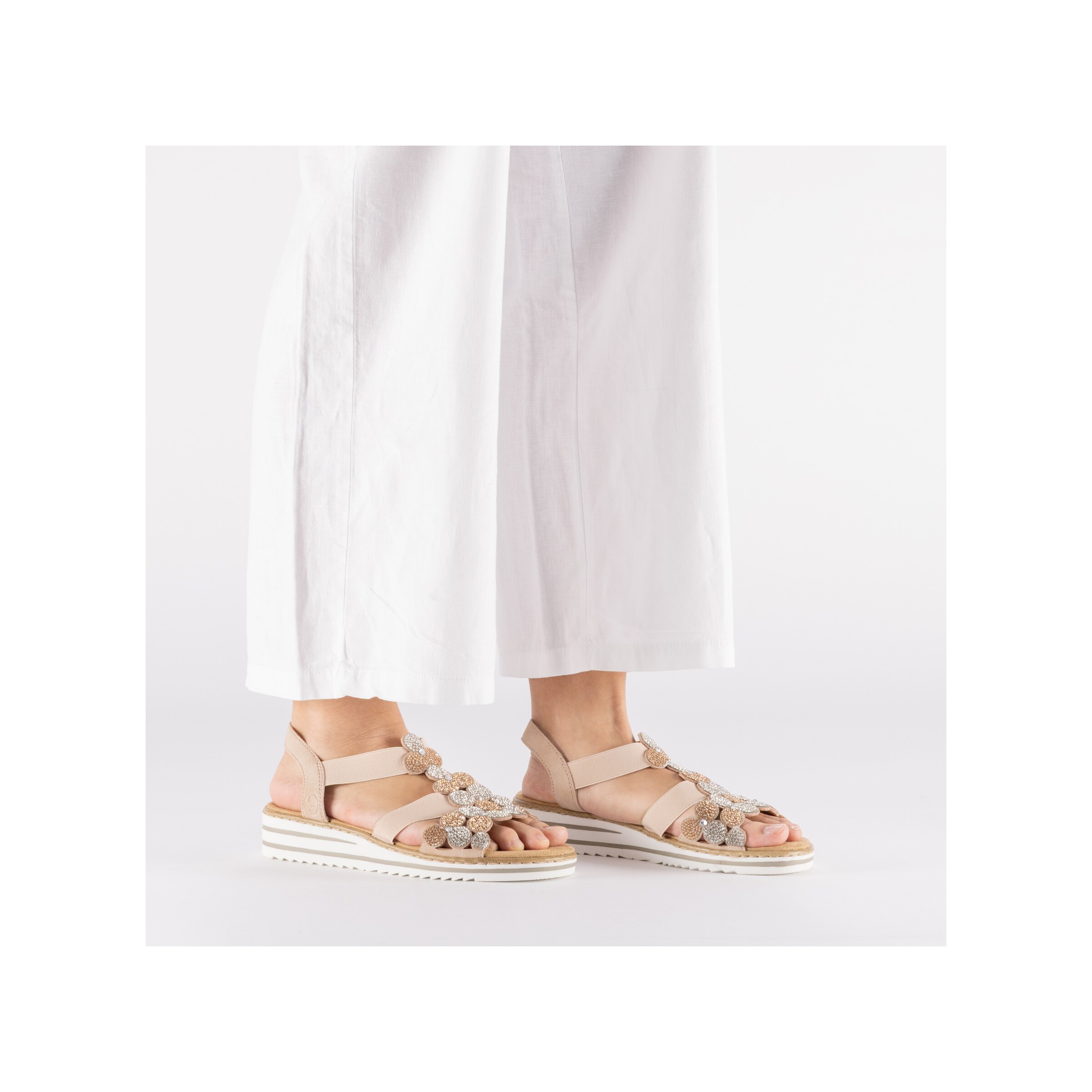 Sandales à lanières 'V0613' Rieker en beige : devant