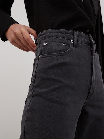 EDITED Regular Jeans 'Pepin' in Zwart