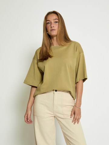 Peppercorn T-Shirt 'Fiola' (GOTS) in Grün: Vorderseite