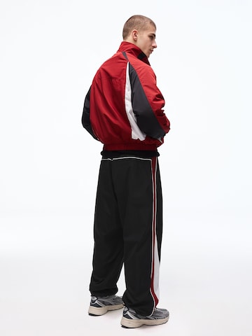 Bershka Zúžený strih Nohavice - Čierna